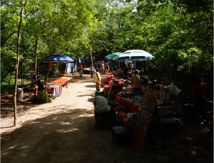 Chichen Itza Vendors